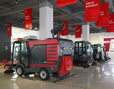揚子S10電動掃地車助力蒙牛圣牧高科，打造綠色高效清潔新標桿